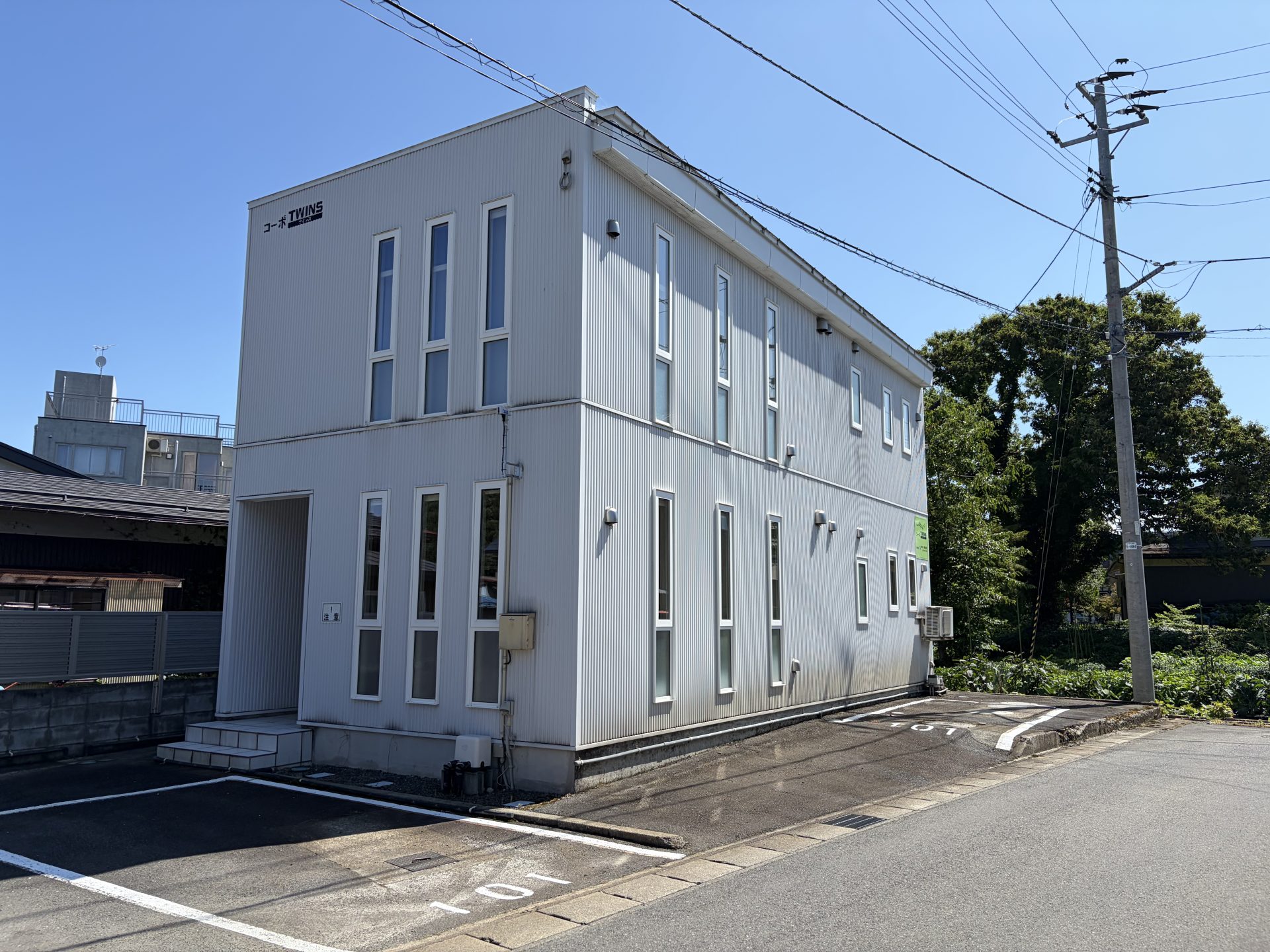 コーポツインズ101号室